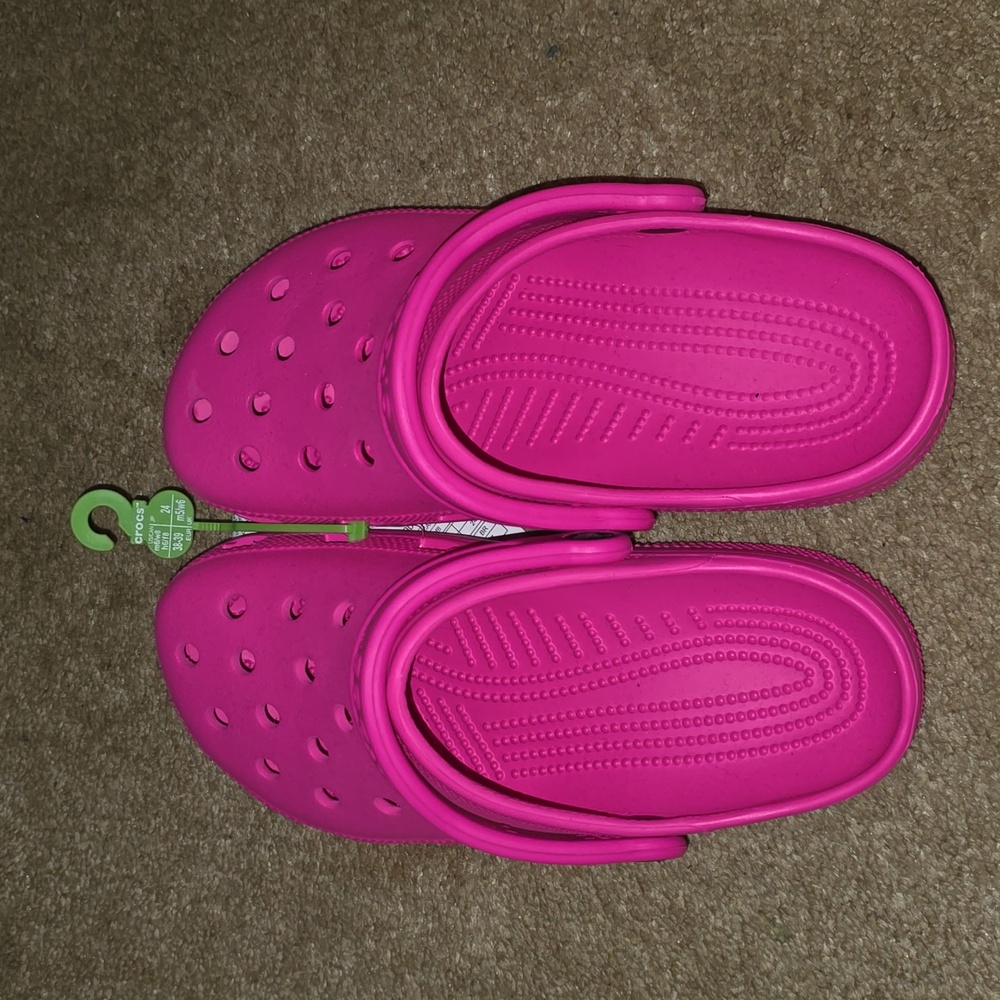 Crocs Pink Punch sz8